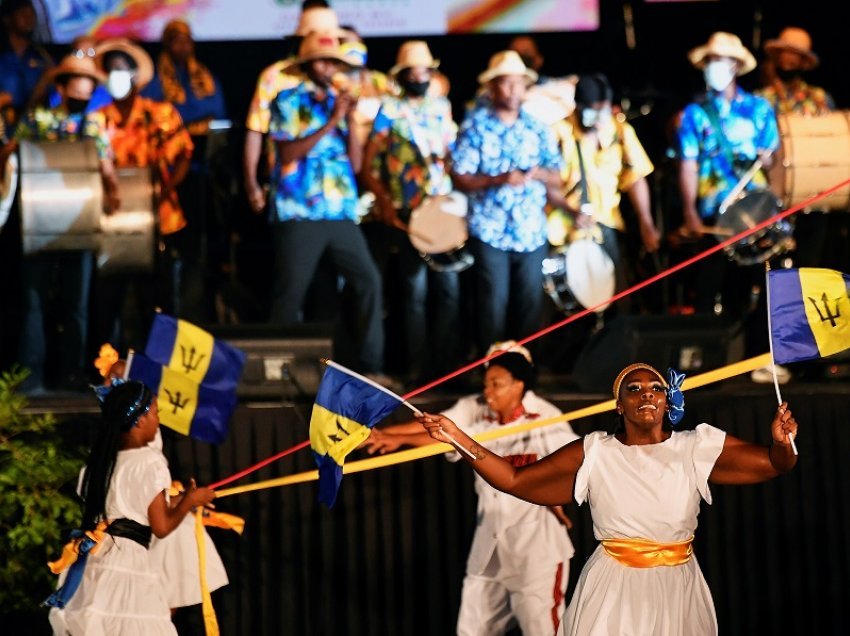 Barbados heq Mbretëreshën nga kreu i shtetit, bëhet republika më e re në botë