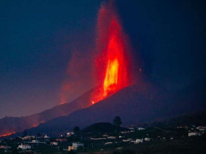 Ashpërsohet vullkani në La Palma, lëkundje të reja tërmeti