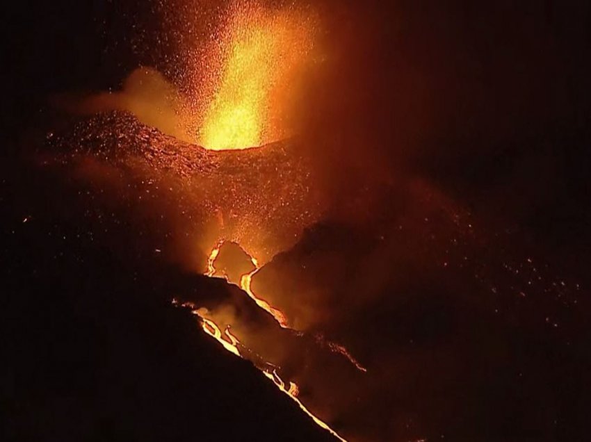 Vullkani “La Palma” vazhdon të nxjerrë lavë 