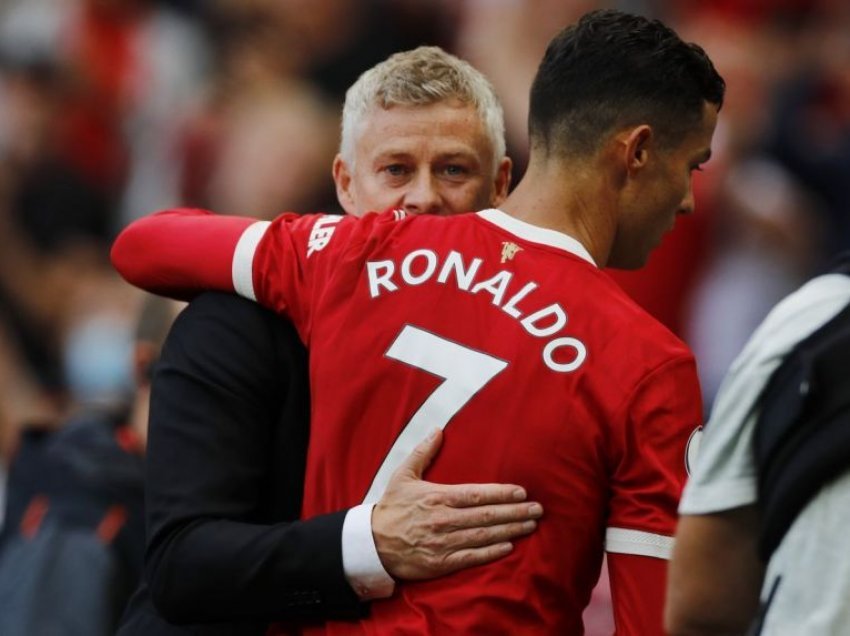Sir Alex Ferguson nuk pajtohet me vendimin e Solskjaer për Ronaldon