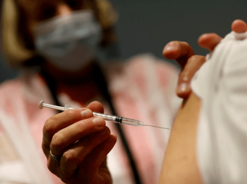 Agjencia evropiane miraton dozën shtesë të vaksinës