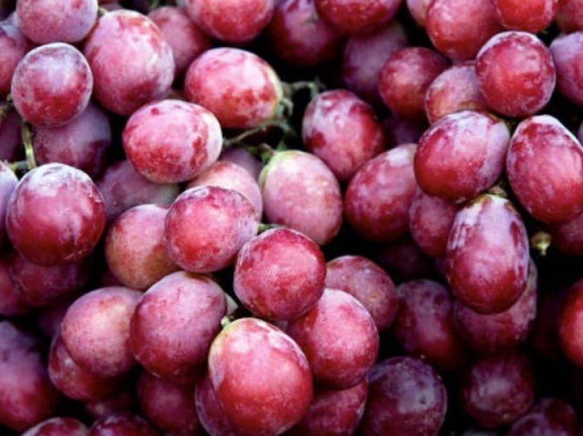 Vlerat e pabesueshme shëndetësore të rrushit të kuq