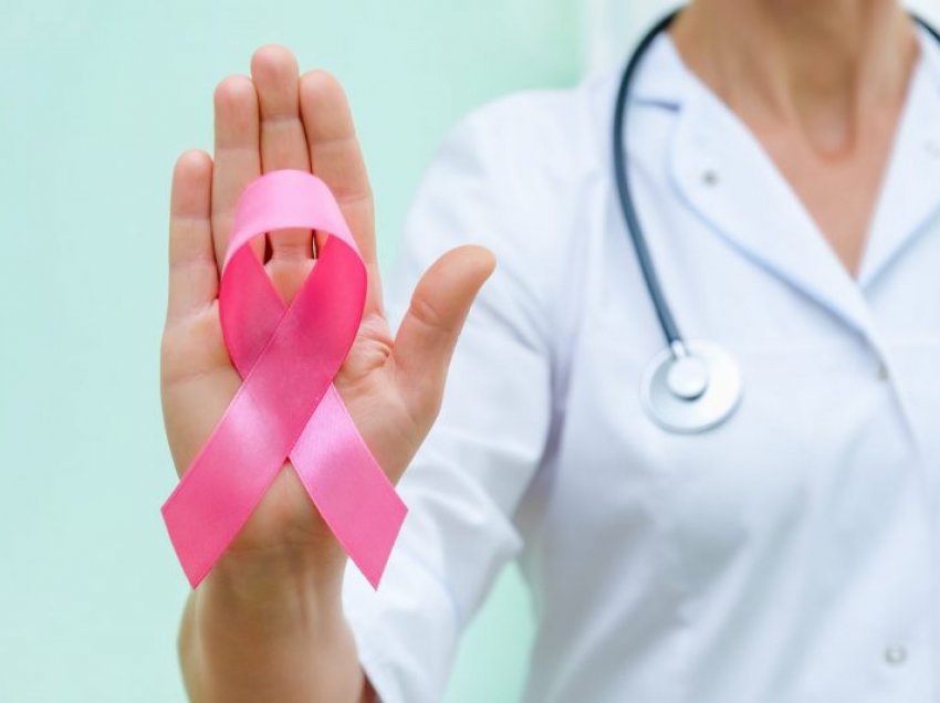 Klinika e Kirurgjisë Plastike ofron intervenime falas për gratë e prekura nga kanceri i gjirit