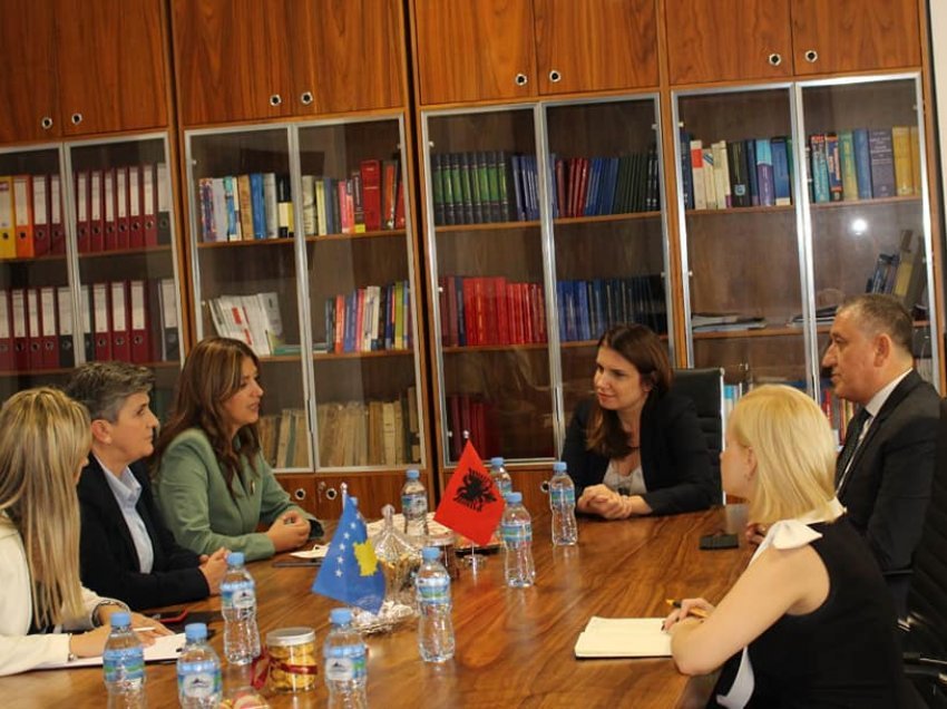 Ministrja e Drejtësisë takon kryesuesit e institucioneve të dala nga reforma në drejtësi në Republikën e Shqipërisë