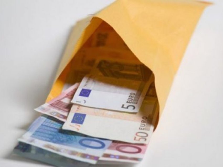 Kërkohet rritja e pagës minimale në Kosovë