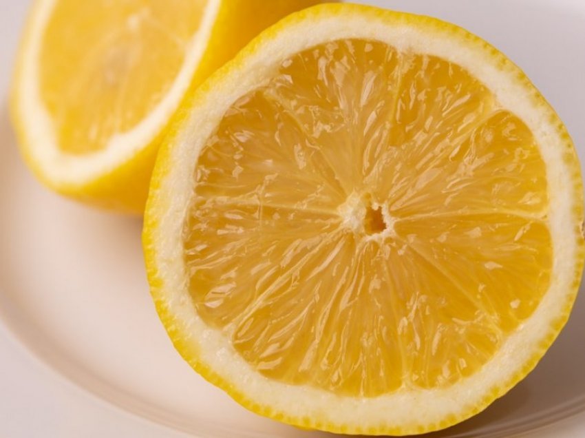 Si të dobësohemi me një gjysmë limoni në ditë?