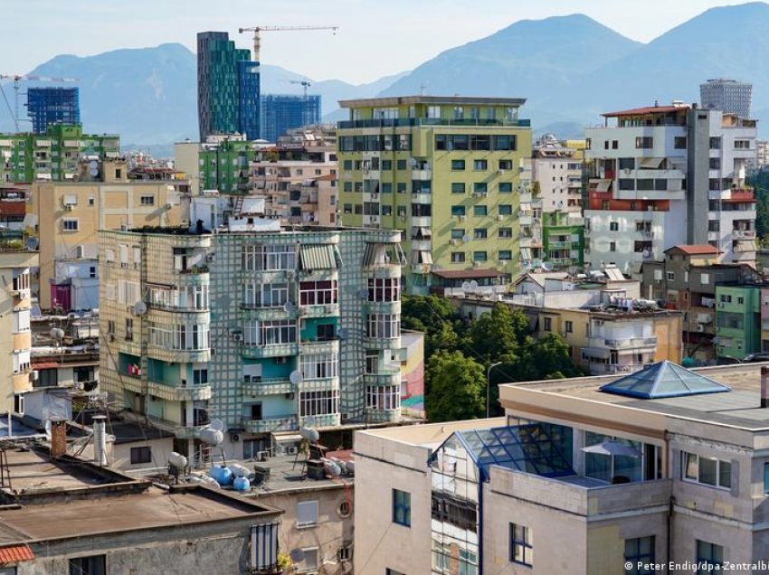 DW: Shqipëria shpall emergjencën e furnizimit me energji elektrike