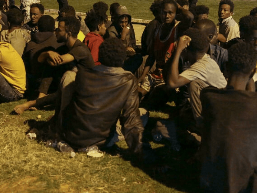 Pas të shtënave vdekjeprurëse, emigrantët në Libi thjesht duan të largohen