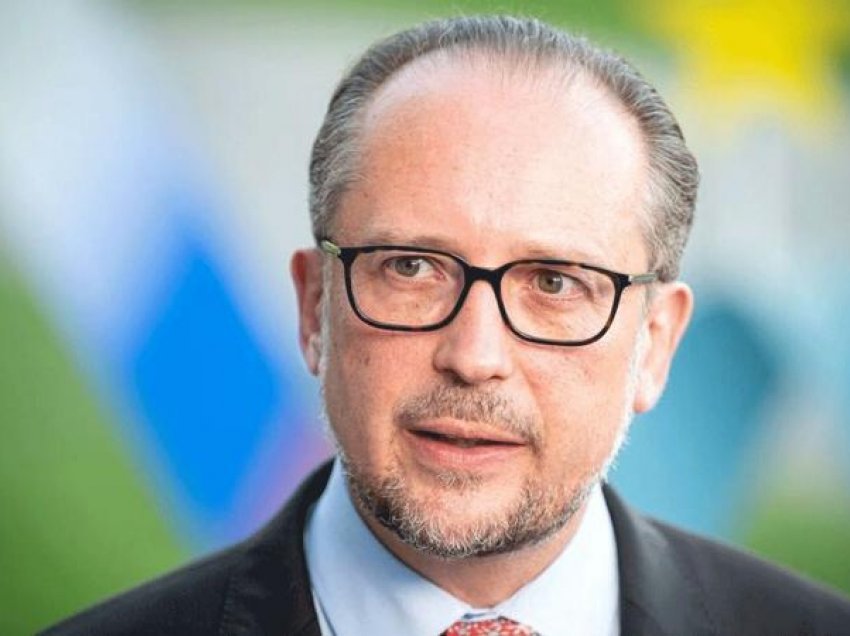 Ministri i Jashtëm emërohet kancelar i Austrisë pas dorëheqjes së Kurz
