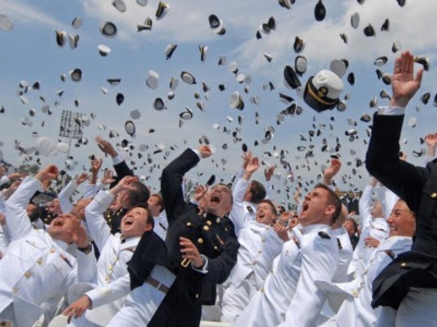 Shpallet konkursi për rekrutimin e kandidatëve të rinj për shkollim në akademitë ushtarake të SHBA-së