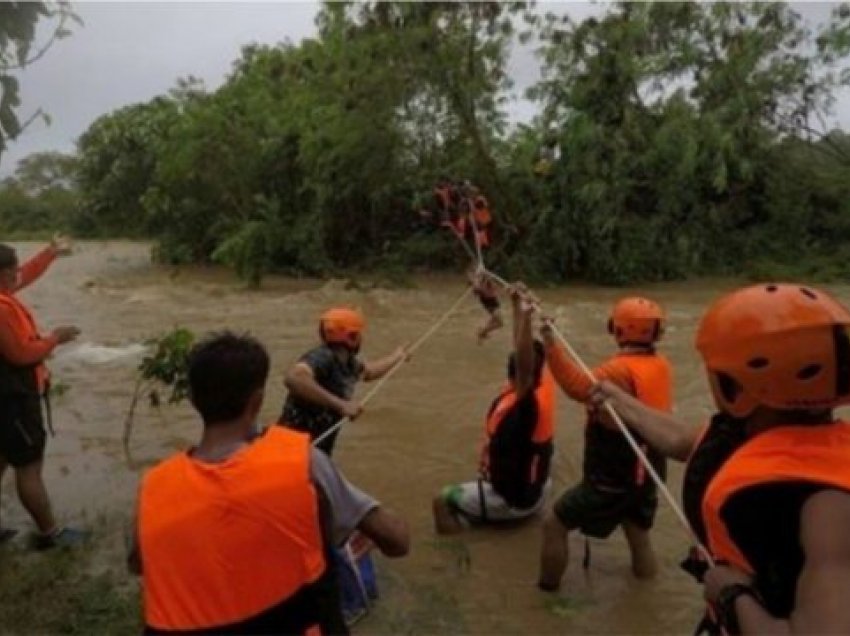 Filipinet gotiden nga tajfuni, 19 viktima dhe 14 të zhdukur