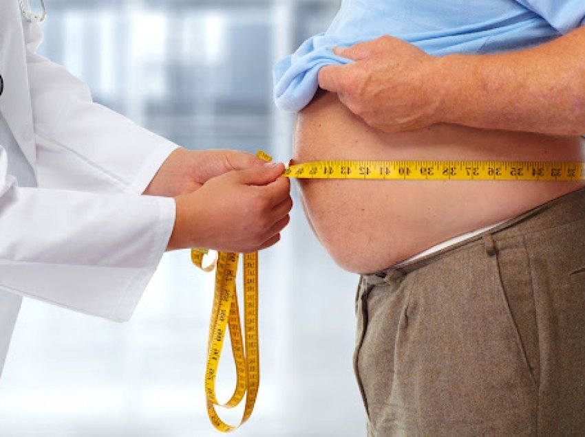 Njihuni me shkaktarët e zakonshëm që ju bëjnë të shtoni peshë