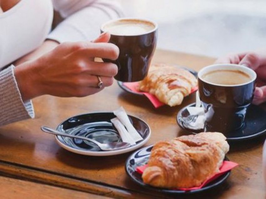 Shkenca zbulon orën më të mirë: Kjo është koha ideale për të pirë kafen e parë të ditës