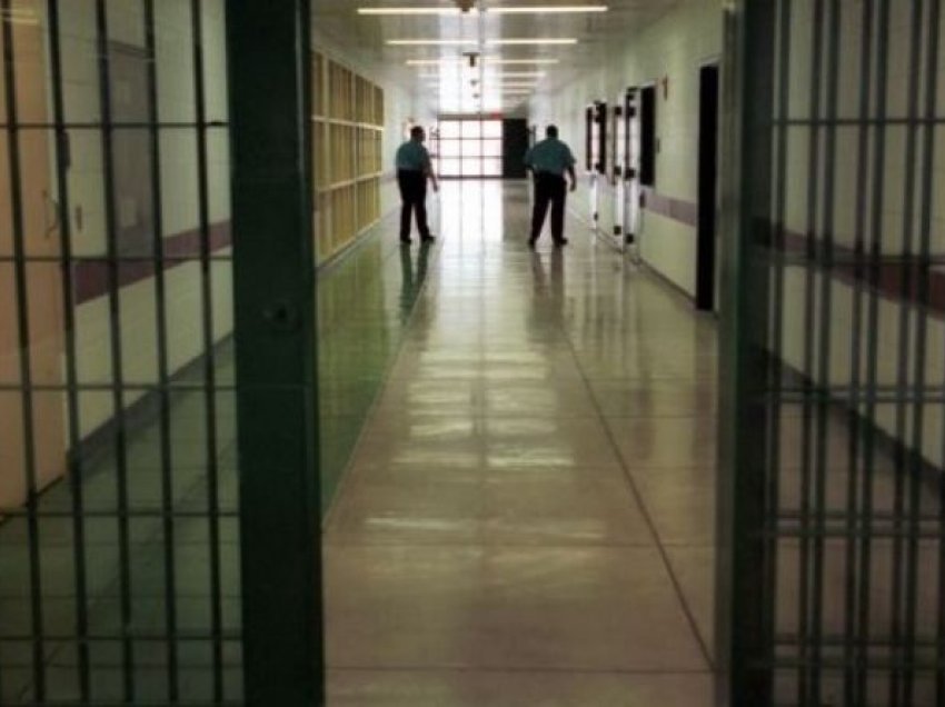 Ndodhë edhe kjo: Në ditën e zgjedhjeve, dy të burgosur ikin nga burgu i Lipjanit