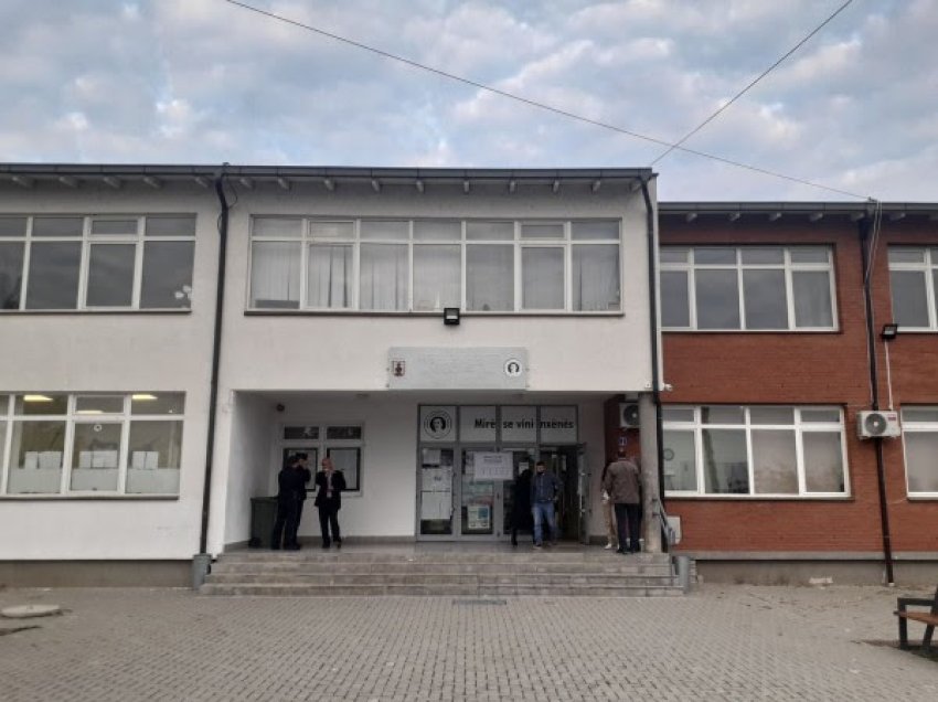 ​Procesi i votimit në Bardhosh të Prishtinës po kalon pa probleme