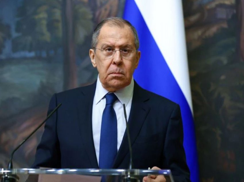 Rusia njofton pezullimin e misionit rus në NATO