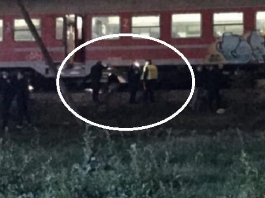 Dëshmitarja flet për vdekjen e pejanit nga goditja e trenit: Një orë qëndroi i ulur në hekurudhë