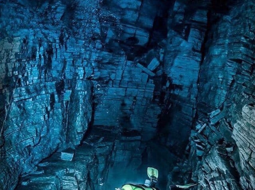 ​Panoramë befasuese në shpellat nëntokësore të Viroit