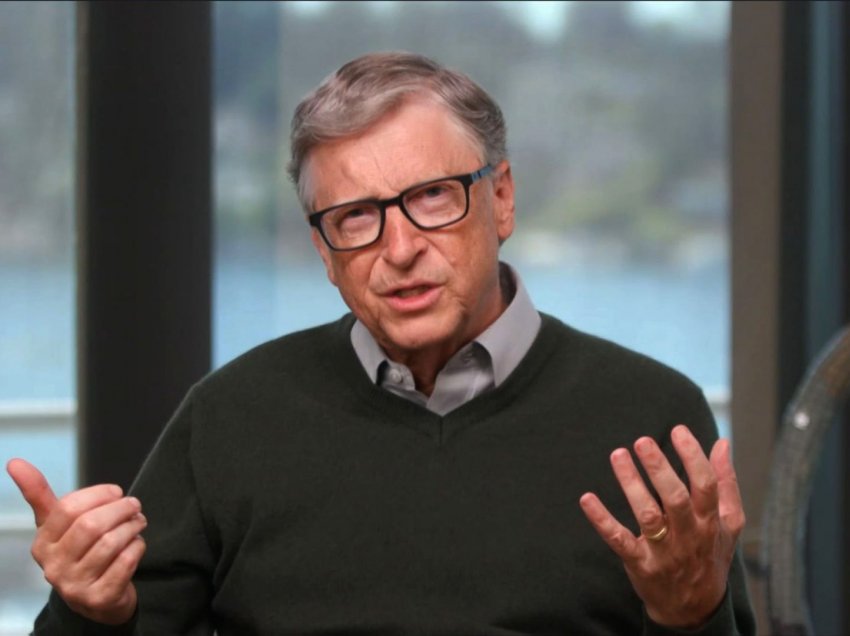 WSJ: Bill Gates “ngacmoi” punonjëset e Microsoft para se të ndahej nga gruaja e tij