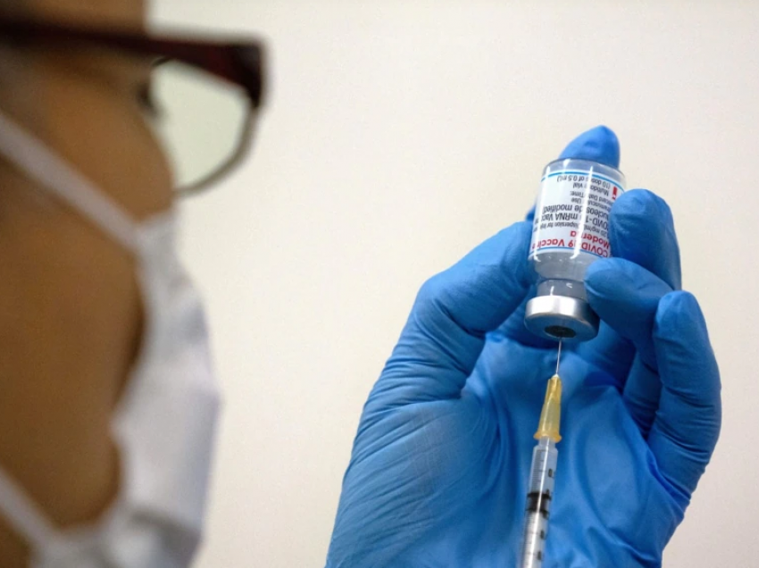 EMA mbështet dozën e tretë të vaksinës Moderna