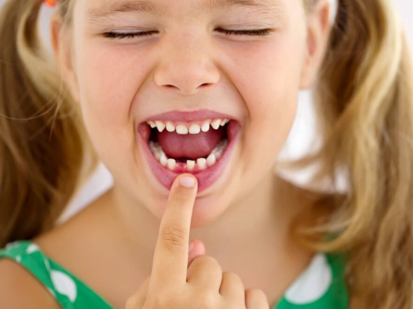 Frika e fëmijëve nga dentisti, disa këshilla se si t’i ndihmojmë 