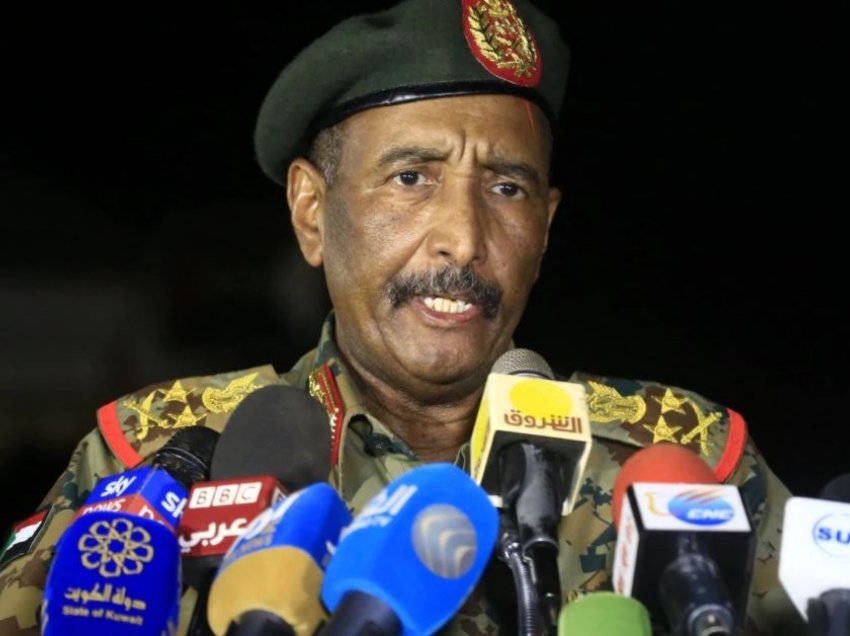 Sudan: Gjenerali i lartë thotë se marrja nën kontroll e vendit nga ushtria shmangu luftën civile