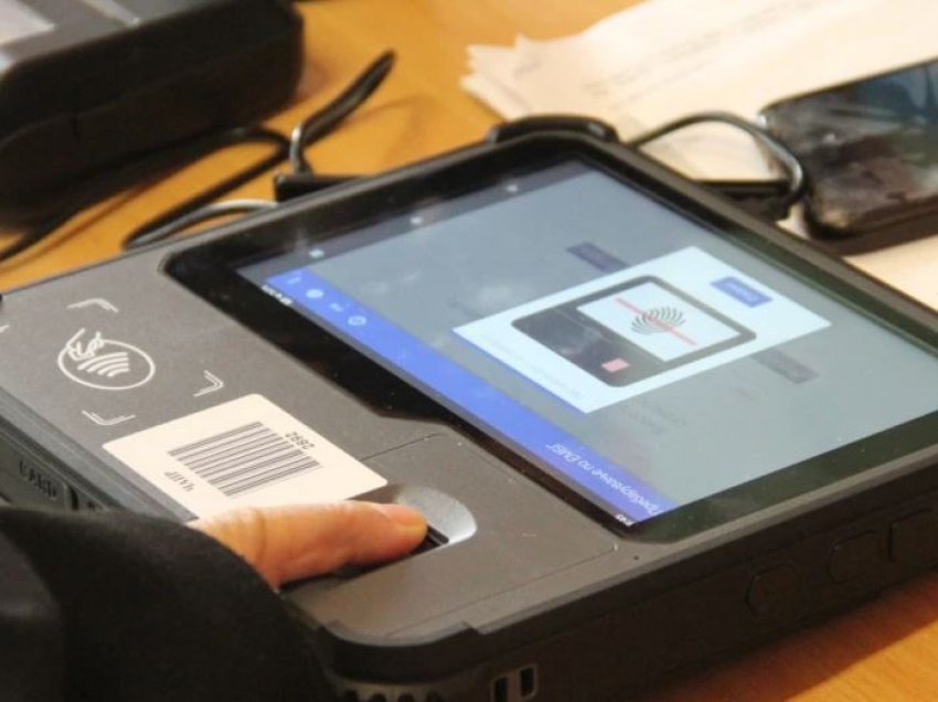 Përpjekjet maqedonase për t'i tejkaluar problemet me votimin biometrik