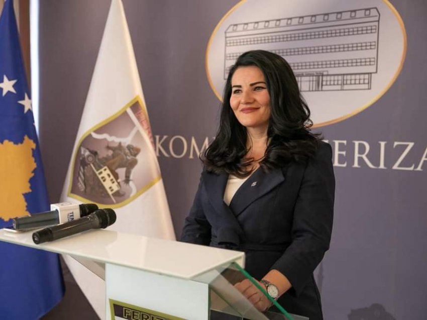 Kristina Gashi Bytyçi paraqet punën katër vjeçare të kuvendit komunal të Ferizajt