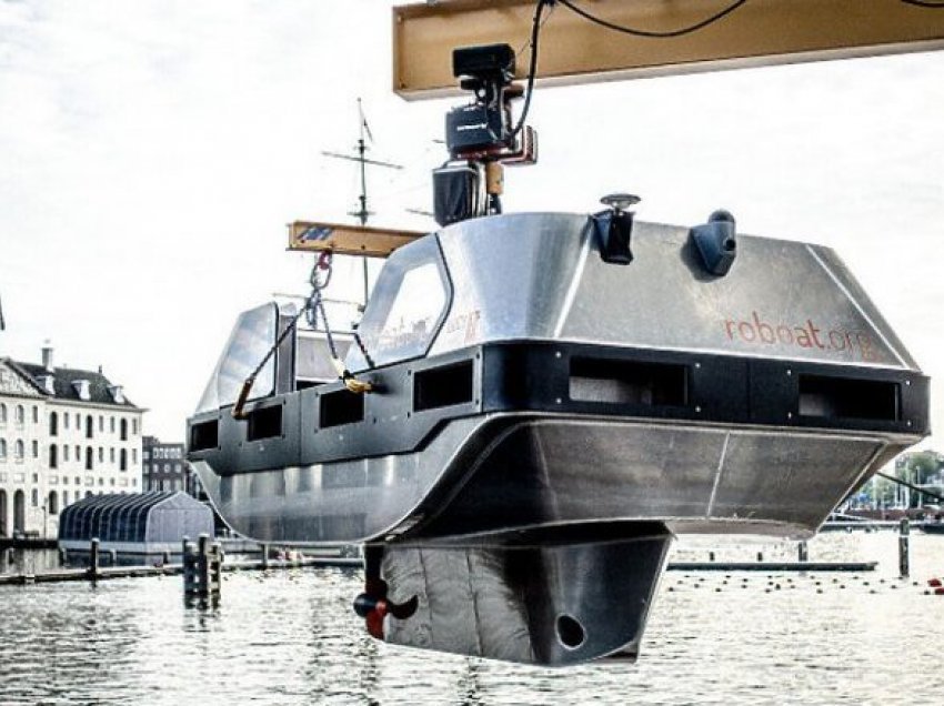 Lundrojnë kanaleve të Amsterdamit anijet robotike autonome