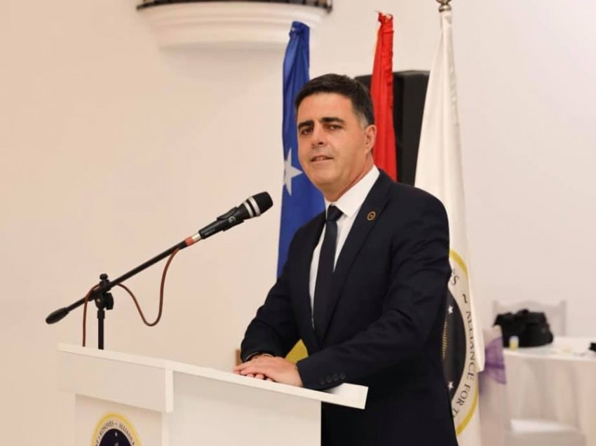 Kandidati i AAK-së për kryetar të Gjilanit: Jemi në garë për fitore, ja pse duhet të më votojnë