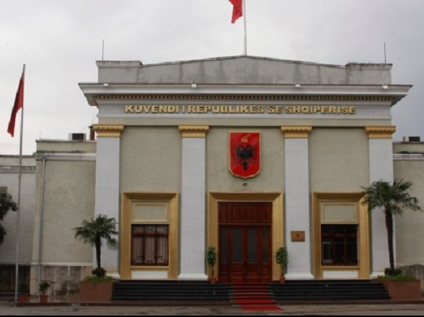 Ilir Meta nxjerr dekretin, në datën 10 shtator mblidhet Parlamenti i ri i dalë nga zgjedhjet e 25 prillit