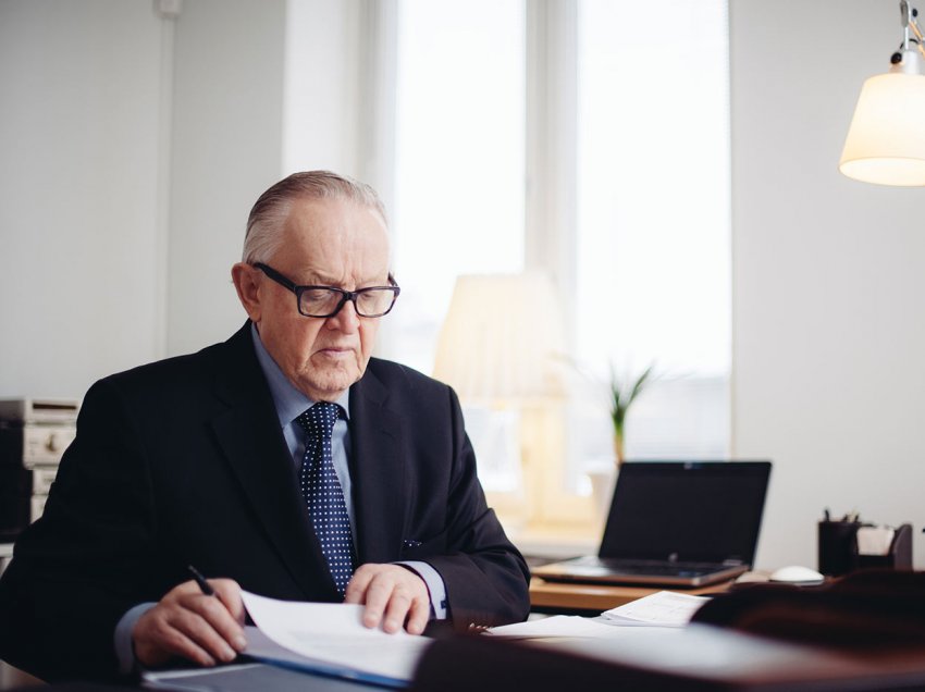 Martti Ahtisaari heq dorë nga gjitha aktivitetet publike, vuan nga kjo sëmundje e rëndë