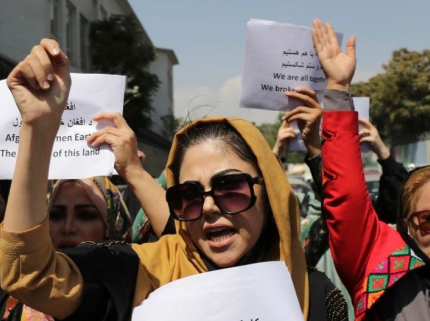 Talibanët përdorin gaz lotsjellës ndaj grave protestuese