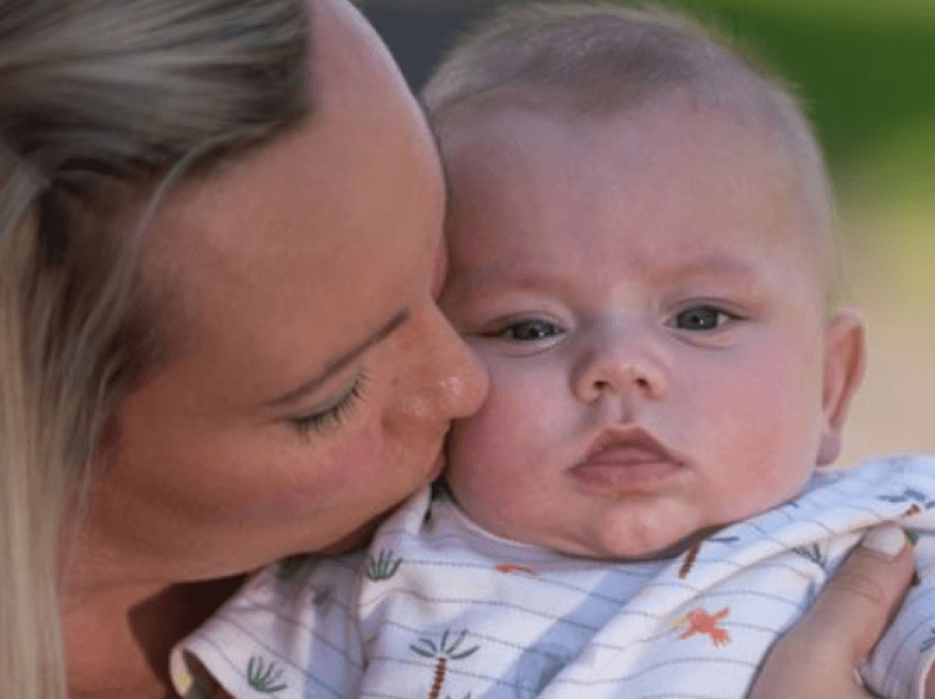 Nëna e re rrëfen makthin: Ishte vërtetë e vështirë, nuk mund ta puthja foshnjen time