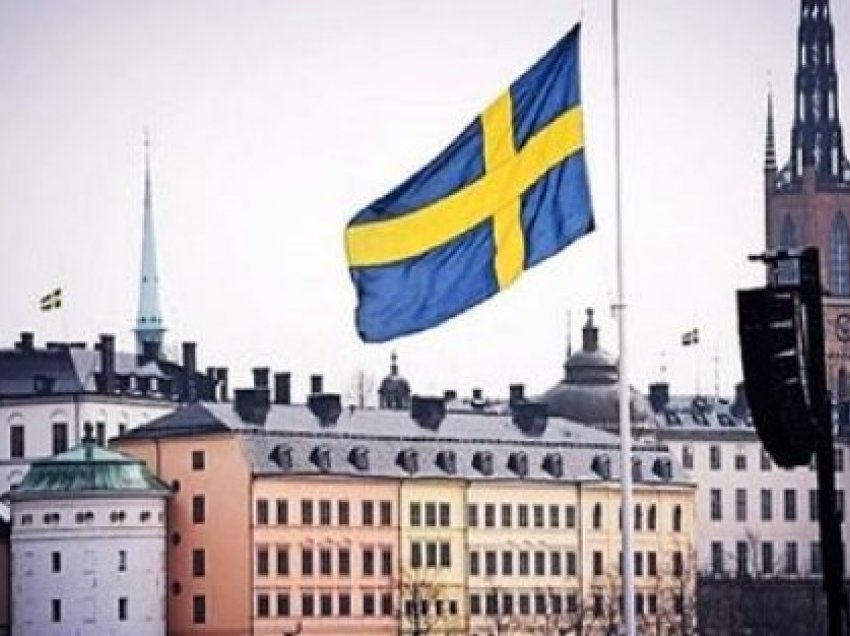 ​Suedia do të shfuqizojë pothuajse të gjitha masat, ka një mesazh të rëndësishëm për të pa vaksinuarit