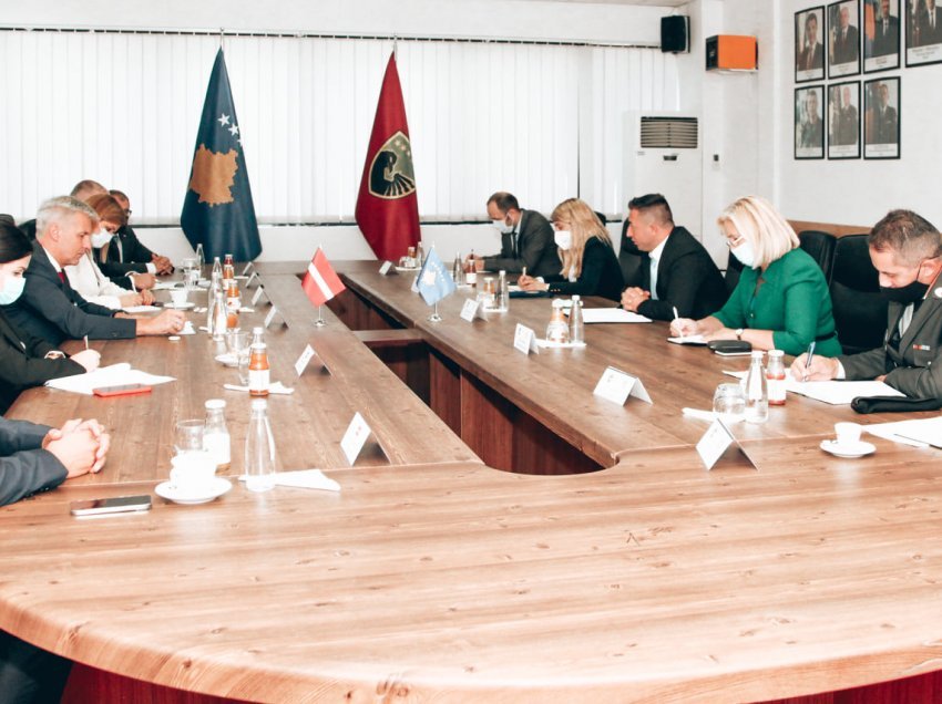 ​Mehaj pas takimit me ministrin e Mbrojtjes së Letonisë: Krenarë që mbështesim NATO-n për refugjatët afganë