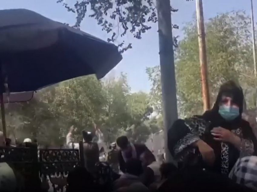 Protestat e grave afgane po shtohen pavarësisht të shtënave dhe rrahjeve