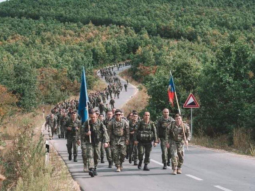 Madhështore: Ushtarët e FSK-së marshojnë me ushtarët amerikanë në nderim të viktimave të 11 shtatorit