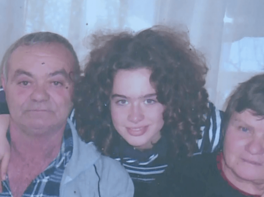 Gjyshërit e Evgjeni Baxhos me lot në sy, kërkojnë të dinë çfarë ndodhi me mbesën: E gjetën të pajetë në...