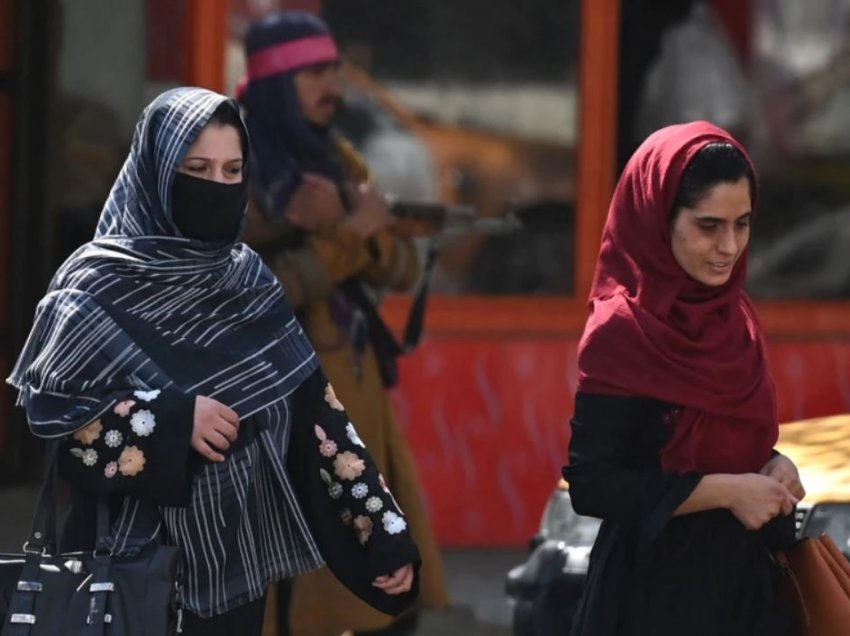 Rrëfimi i afganes që la punën pas presionit nga militantët talibanë