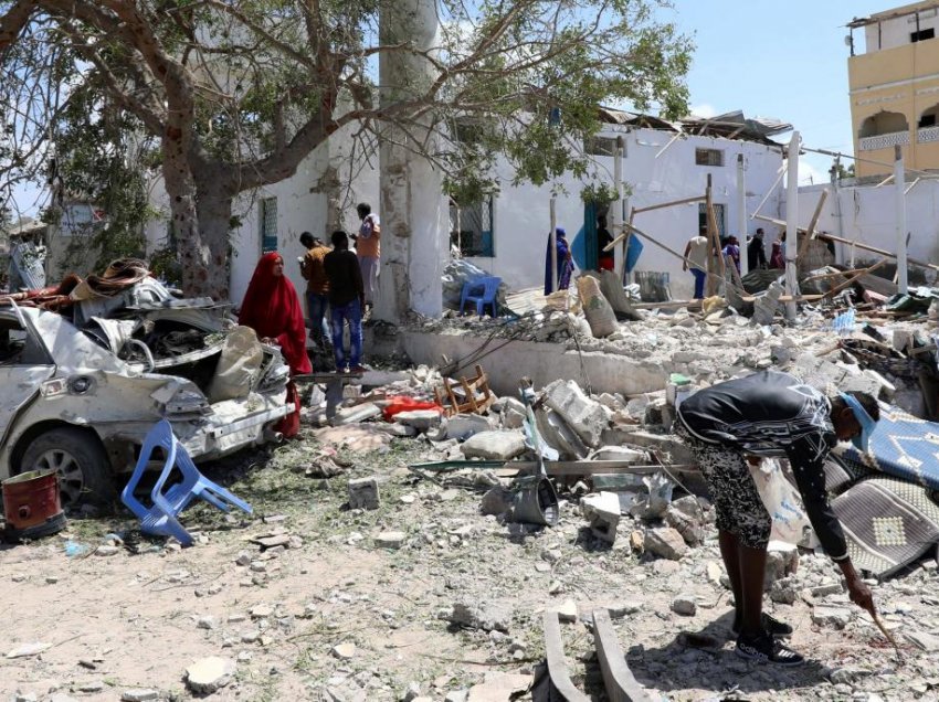 Sulmi terrorist vret 11 persona në kryeqytetin e Somalisë