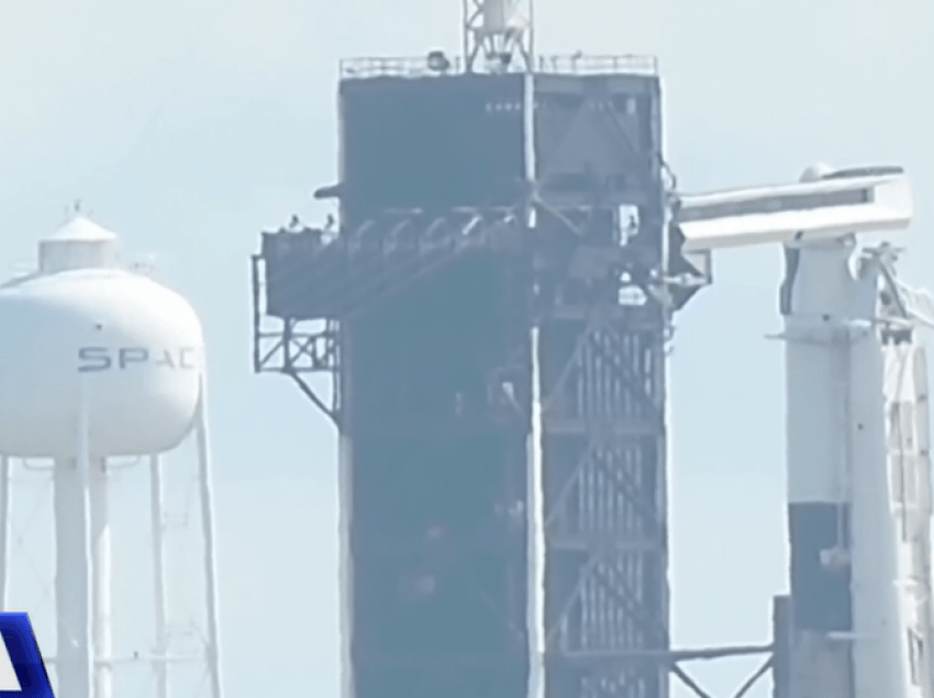 Fluturimi i parë privat në hapësirë nga SpaceX
