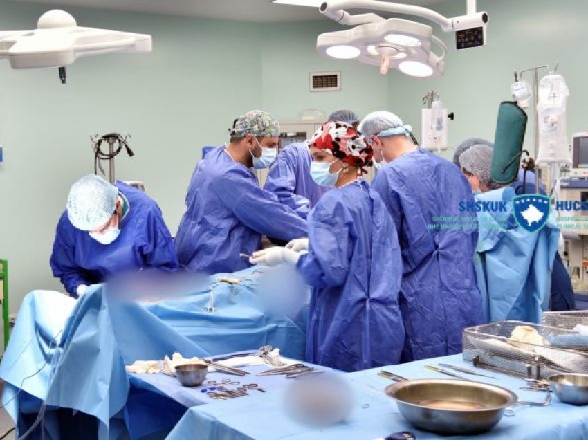 Në Klinikën e Kardiokirurgjisë kryhet me sukses një operacion në zemër të hapur te një 61 vjeçar