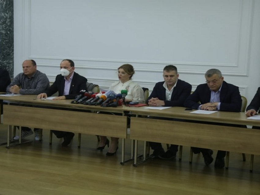 Përjashtimi i Berishës nga grupi parlamentar, grupi ‘Për PD’: Vendimi i tij antistatutor, Lulzim Basha të dorëhiqet!