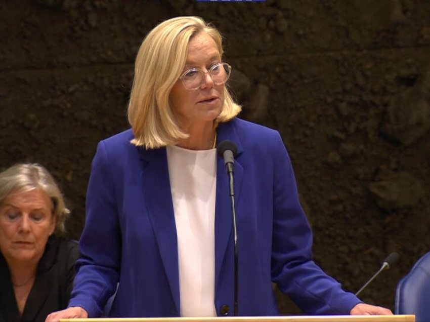 Ministrja holandeze tërhiqet për shkak të kaosit në Afganistan