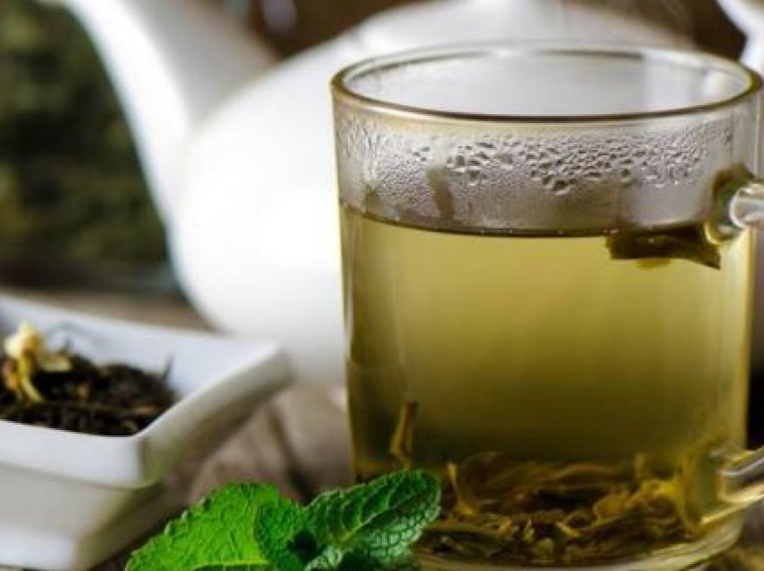 Kur dhe sa preferohet të pini çaj jeshil gjatë ditës?