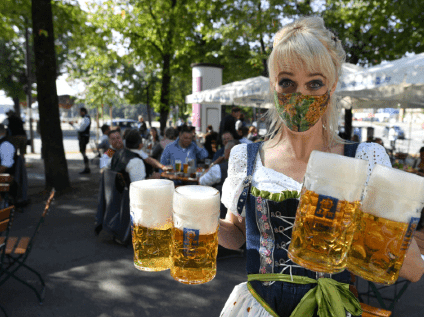 Gjermanët organizojnë festë alternative të birrës