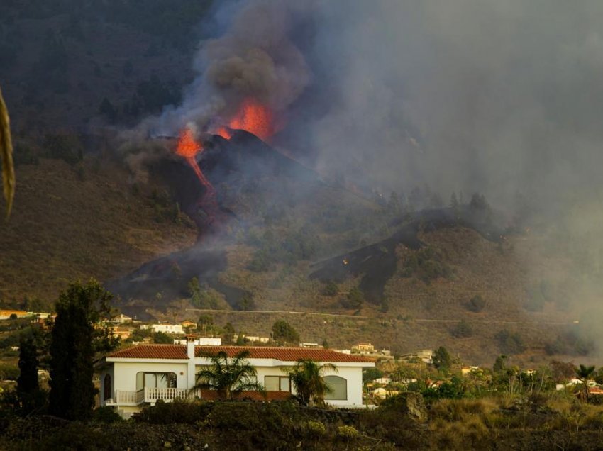 Shpërthimi i vullkanit/ Lava shkatërron disa shtëpi, evakuohen banorët