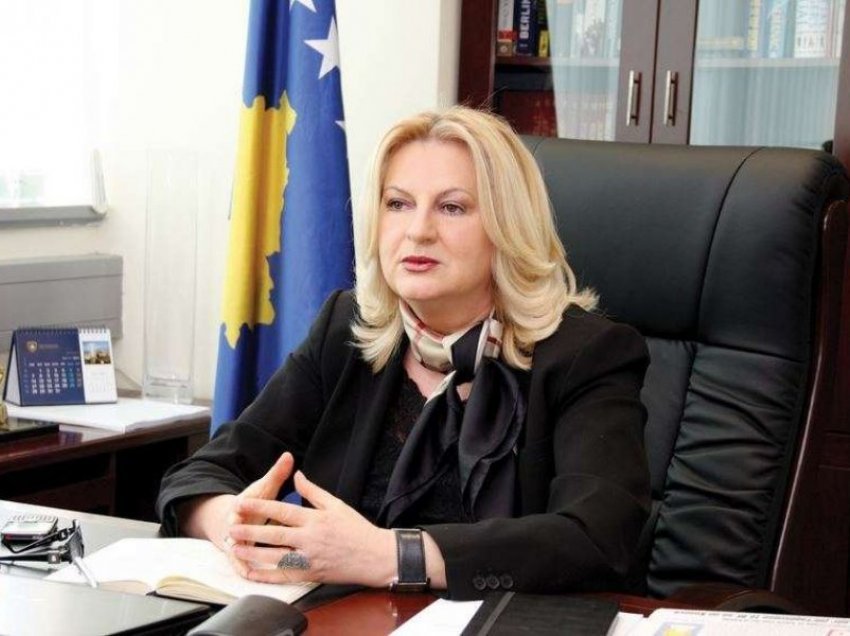Edita Tahiri mbështet vendimin për targat