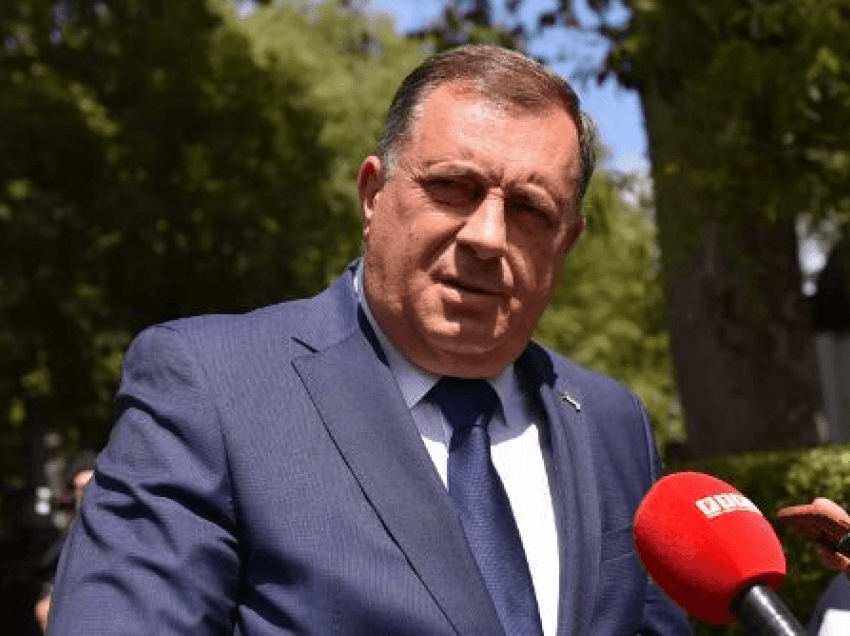 Çmendet Dodiku, shprehet i gatshëm për konflikt të armatosur në Bosnjë, e kërcënon NATO-n